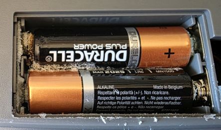 Ausgelaufene Batterien