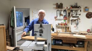 Repair Café MVA Holzwerkstatt sägen, Leiter Alexander